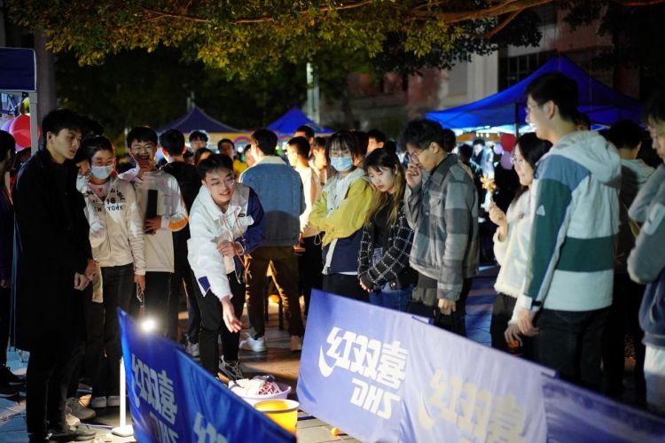 百家乐玩法介绍 - 百家乐技巧